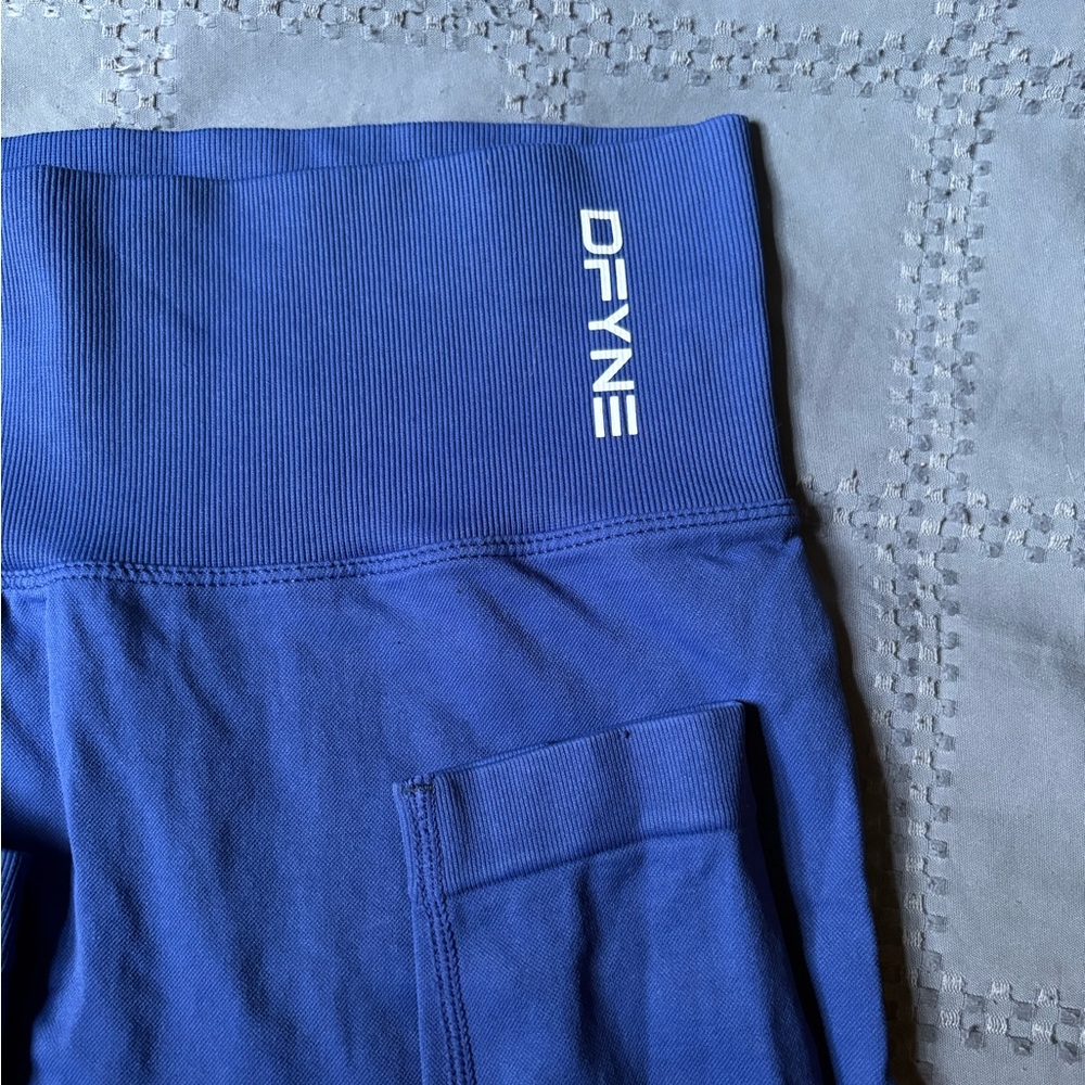 DFYNE Women's Blue Leggings